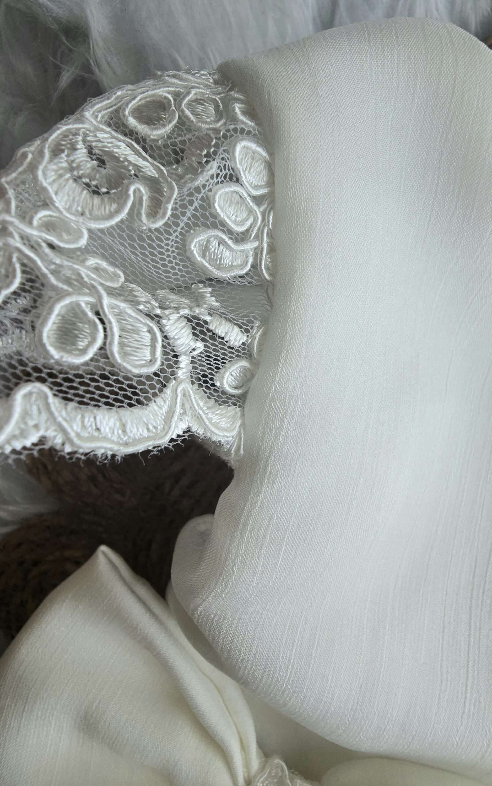 Vestido Arras y Bautizo con Lazo Bordado - Imagen 5