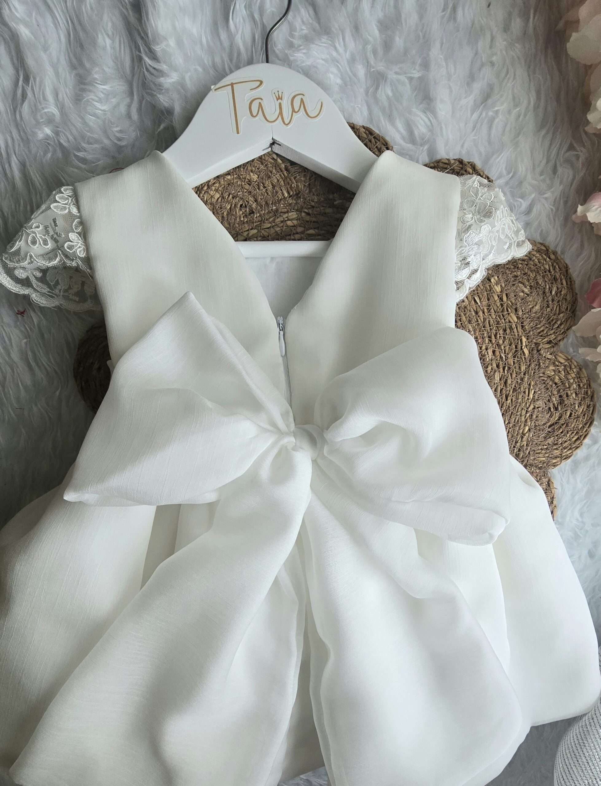 Vestido Arras y Bautizo con Lazo Bordado - Imagen 3