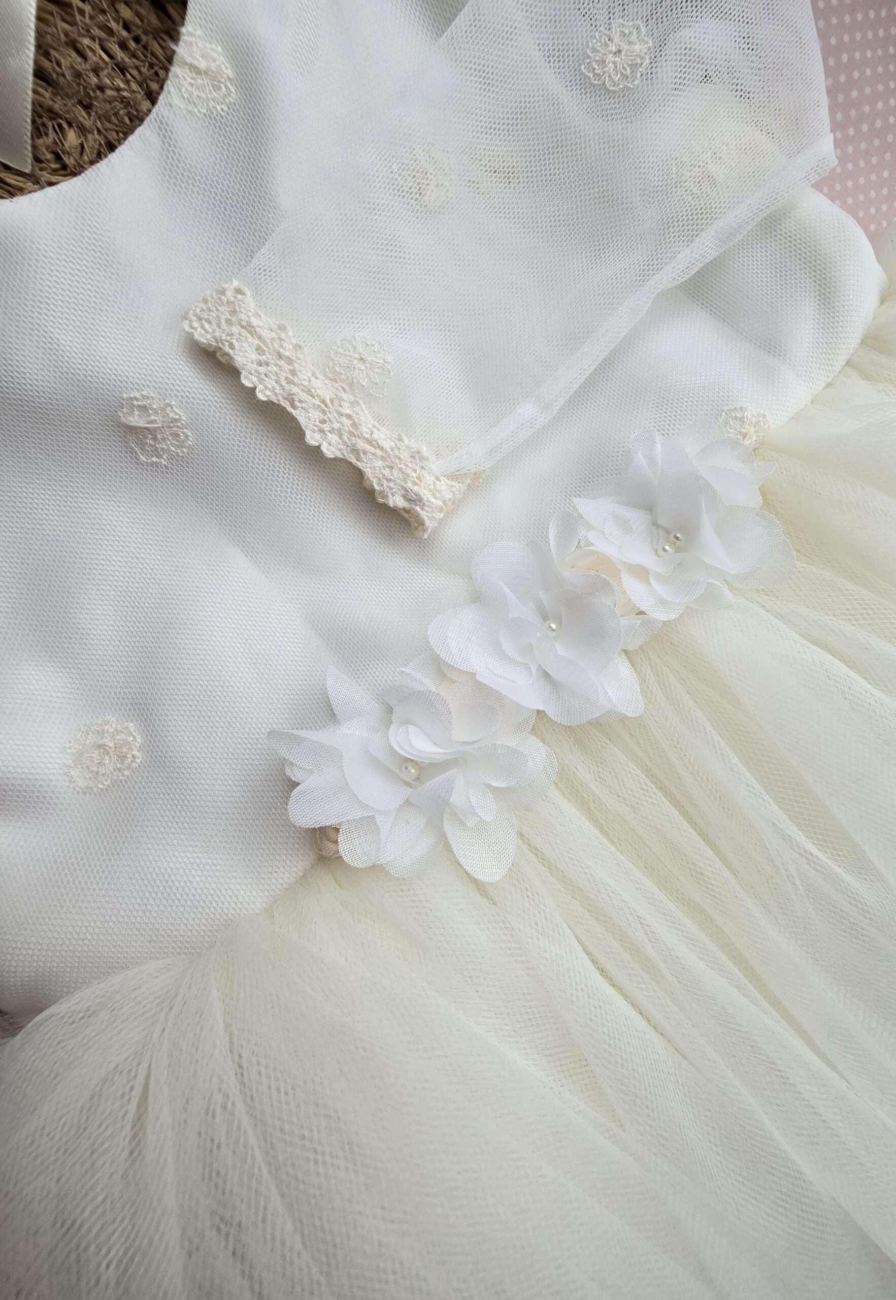 Vestido Bautizo en Tul Marfil con Capota de Encaje a Juego - Imagen 3
