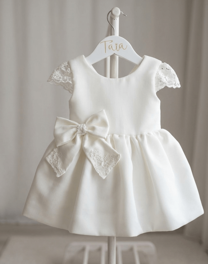Vestido Arras y Bautizo con Lazo Bordado