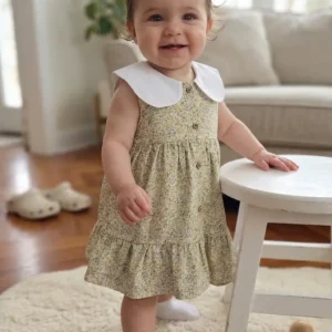 Vestido Floral con Cuello Babero